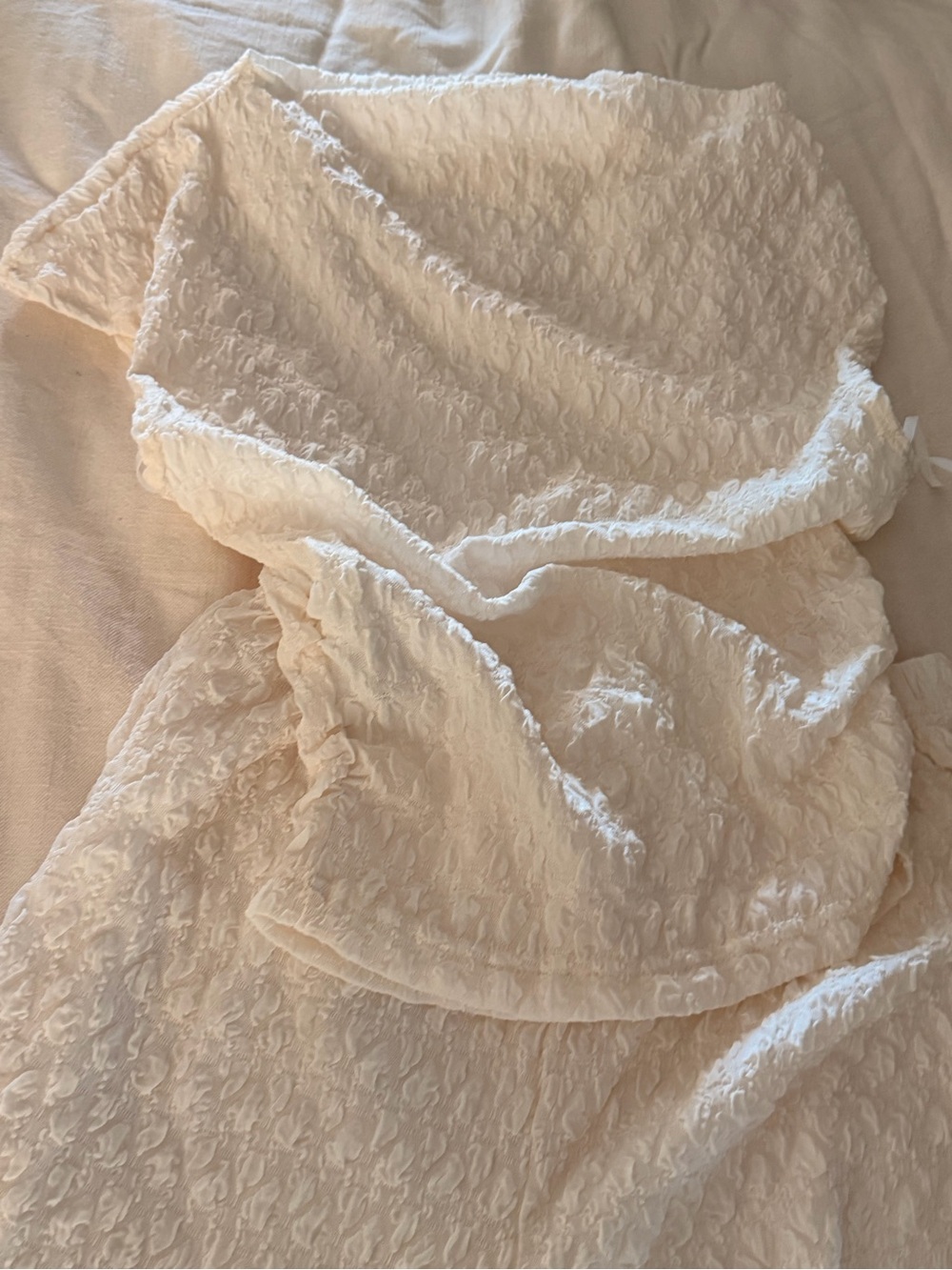 Cream Textured Bedding Set - Lightweight Comfort - Picture 4 of 4
